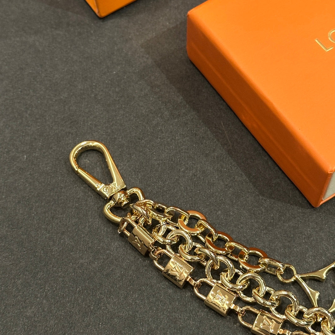 A1R46E13 Popular bag 's charms accessories