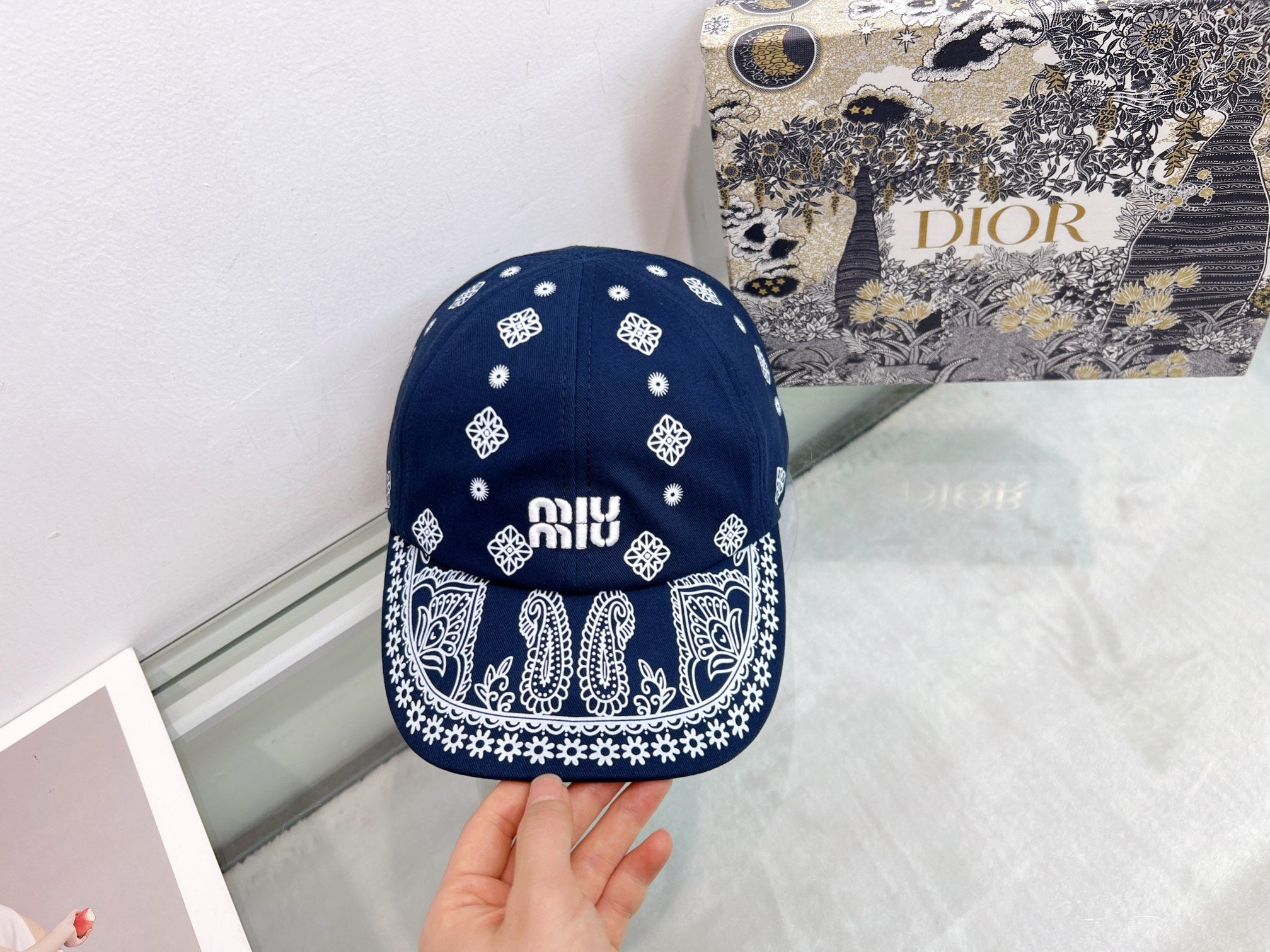 M1Q85A82 Popular hats