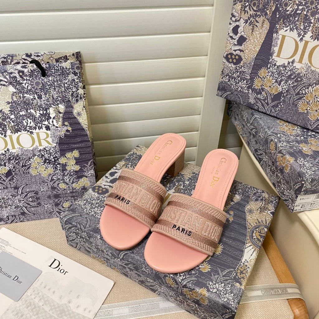 Z1ZD64 Popular sandals