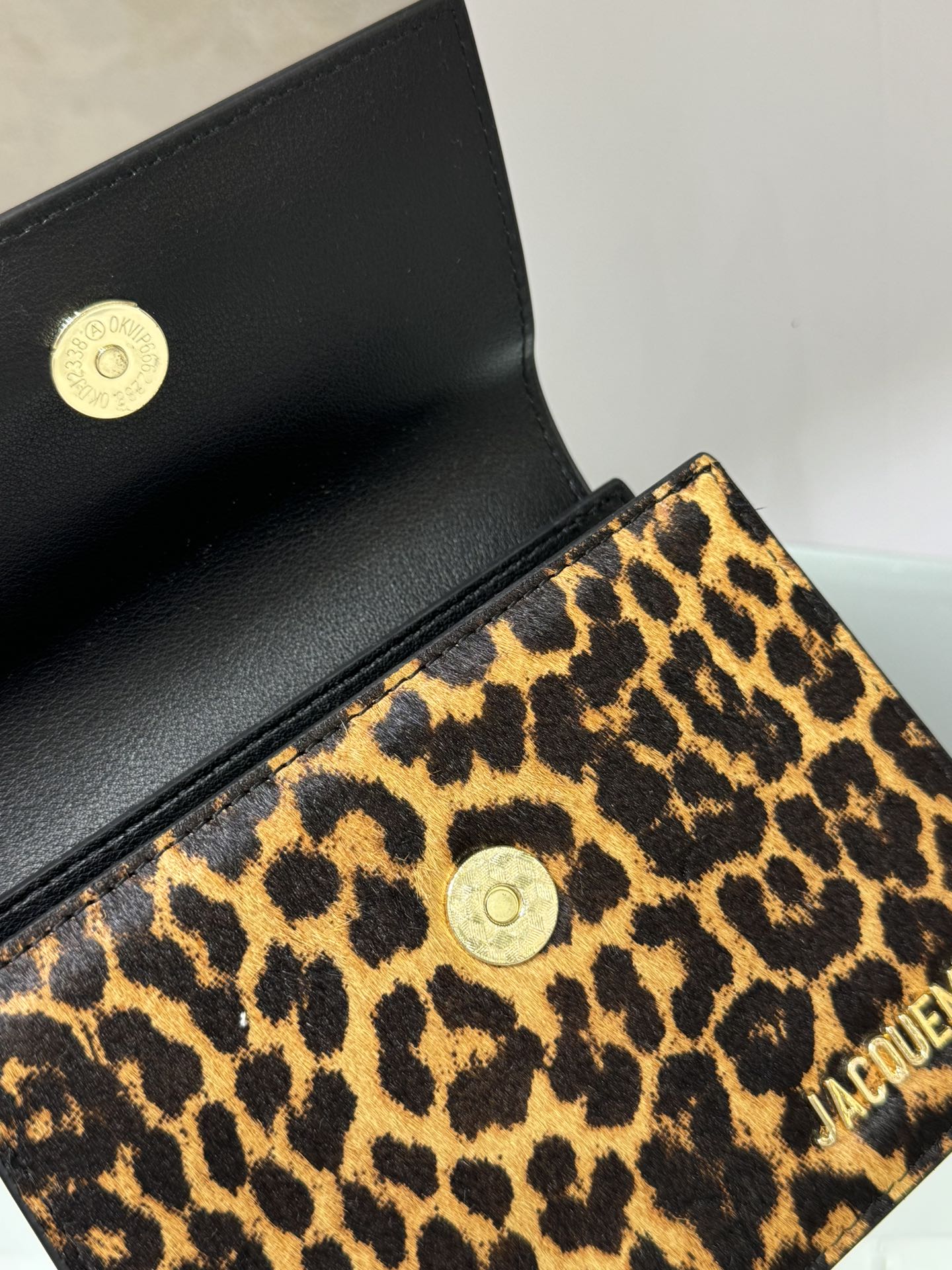 B1P46A142 Popular leather bags