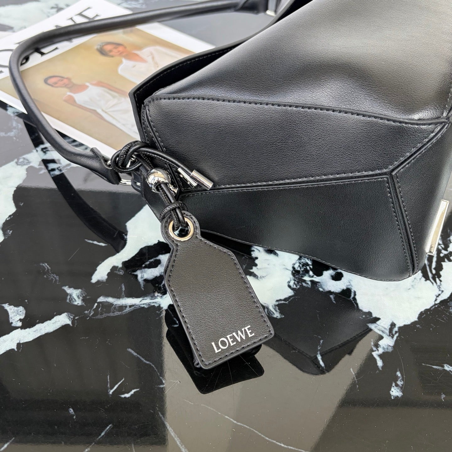 B1R66A16 Popular leather bag