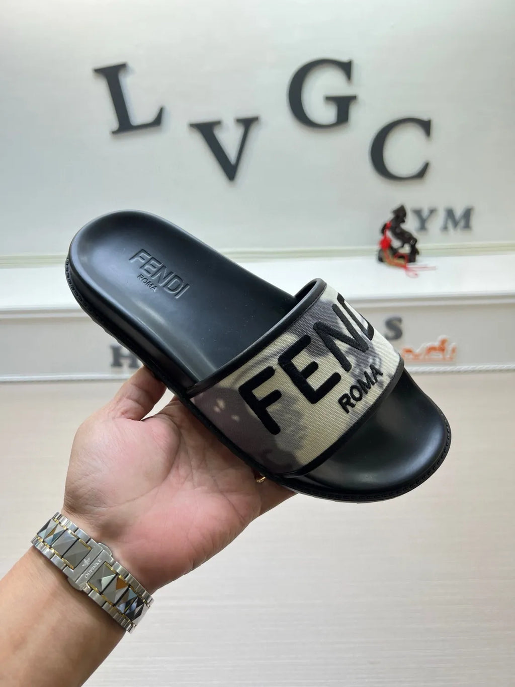 Z5ZF24 Popular slippers