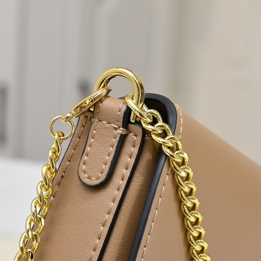 B1R15F138 Popular leather bag