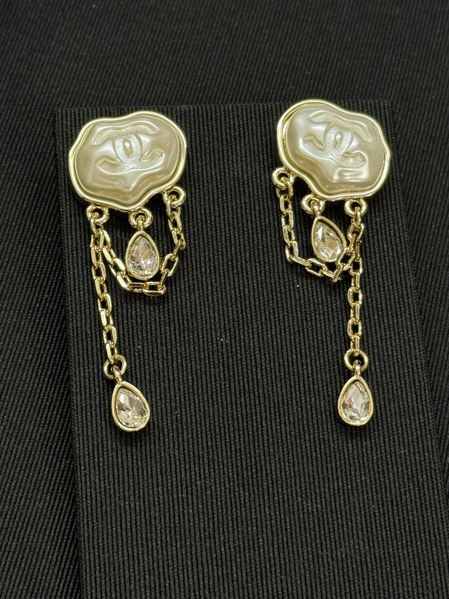X1Z95C87E Popular Earrings
