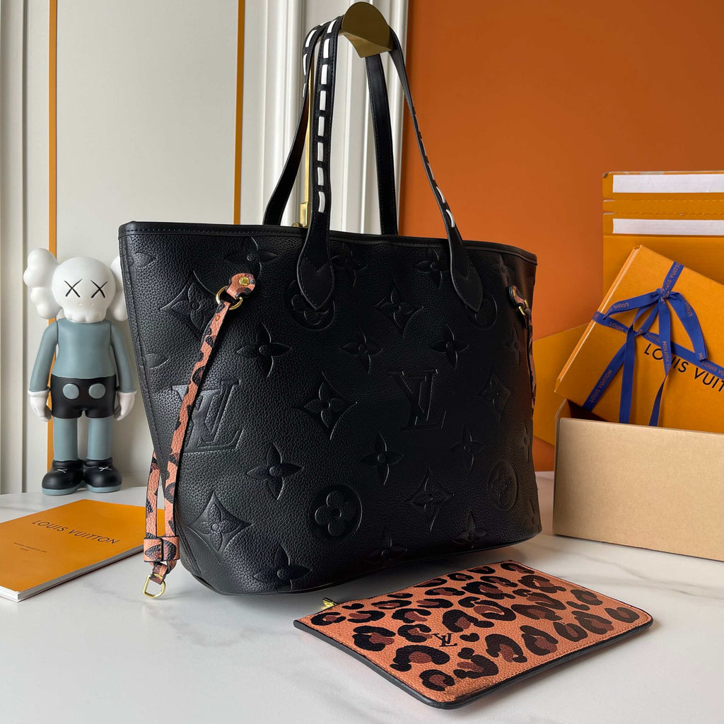 B1P46E93 Popular leather bag