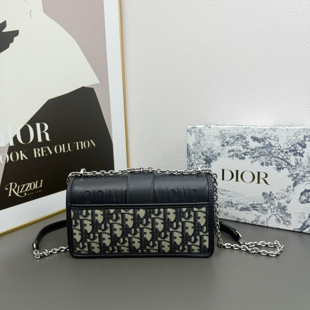 B1W25D81 Popular  leather bag