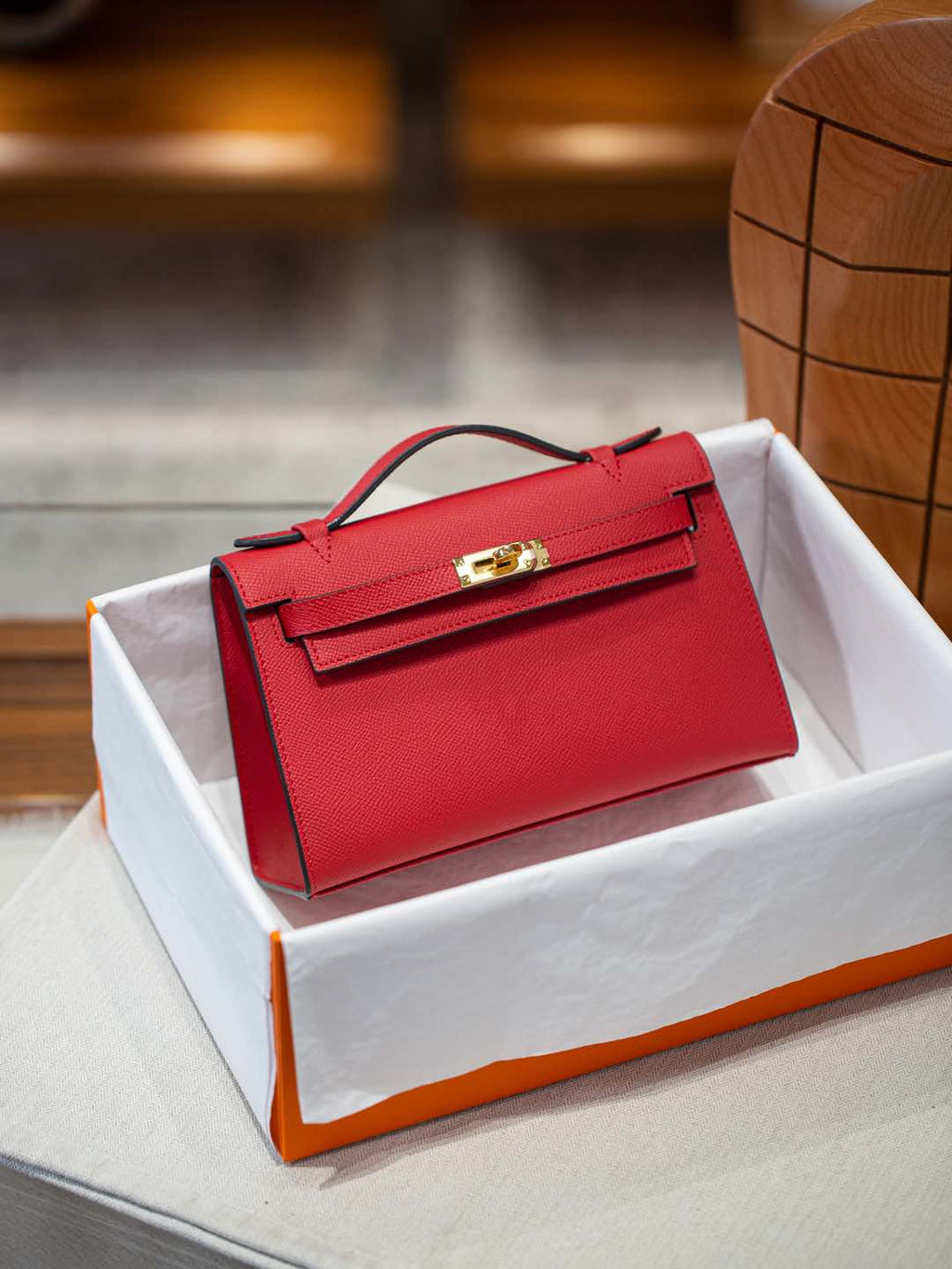 B1R66A7 Popular leather bag