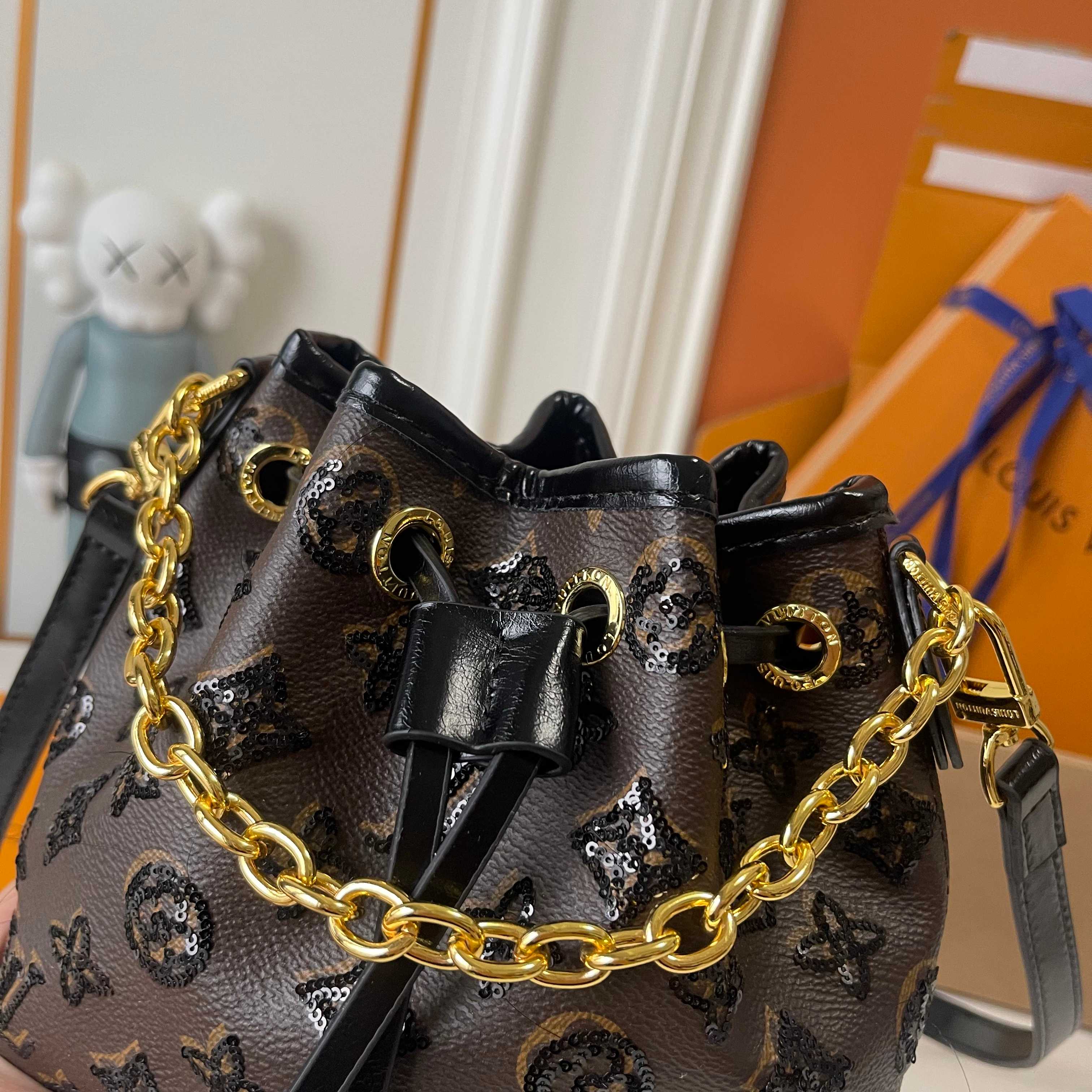 B1P46E39 Popular leather bag