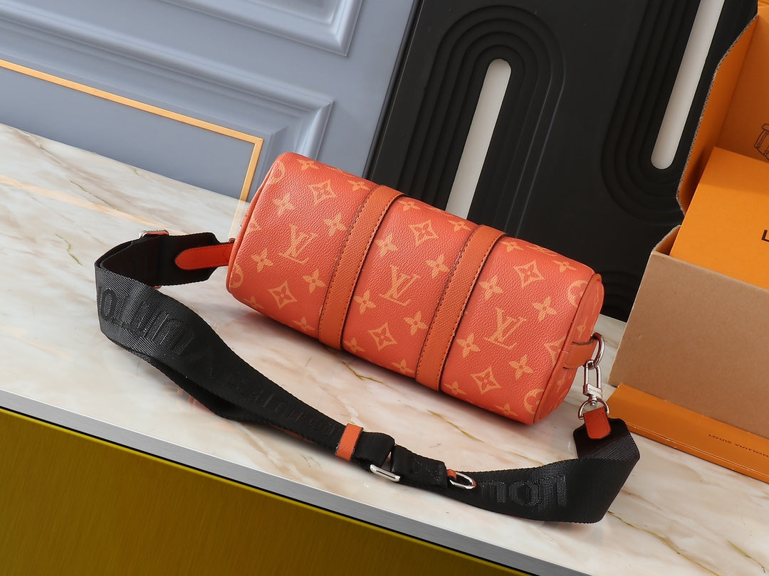 B1P46E35 Popular leather bag