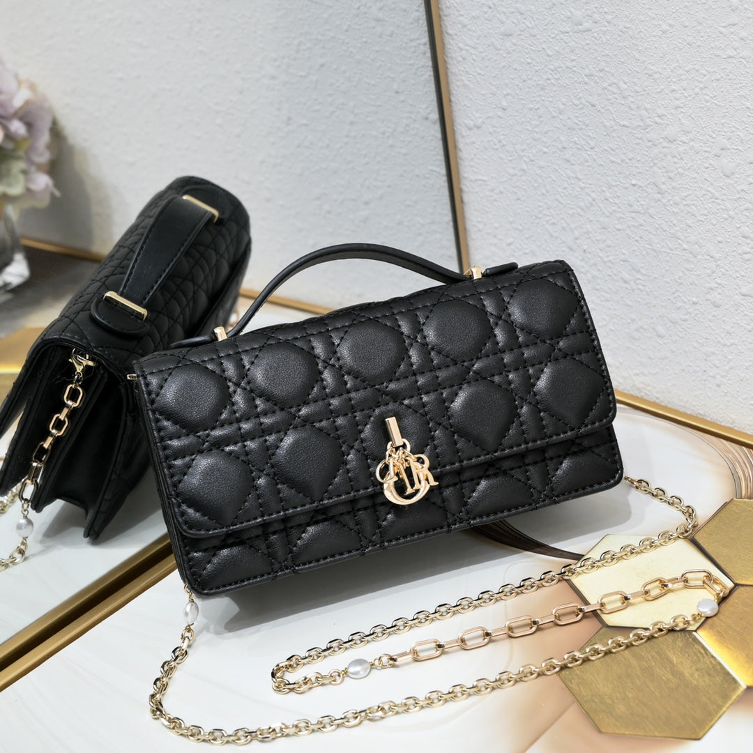 B1N36D28 Popular leather bag