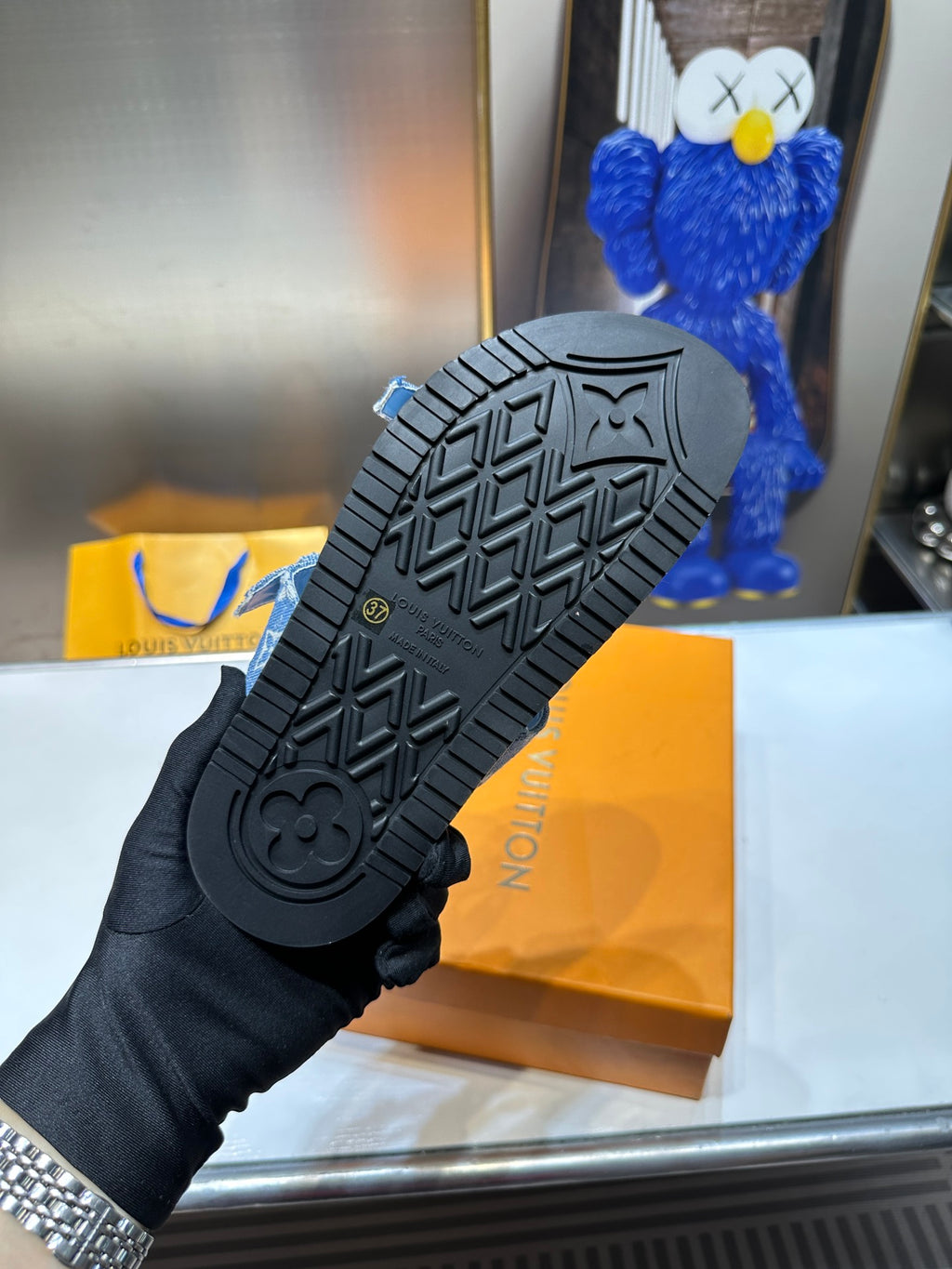 Z1ZE10 Popular sandals