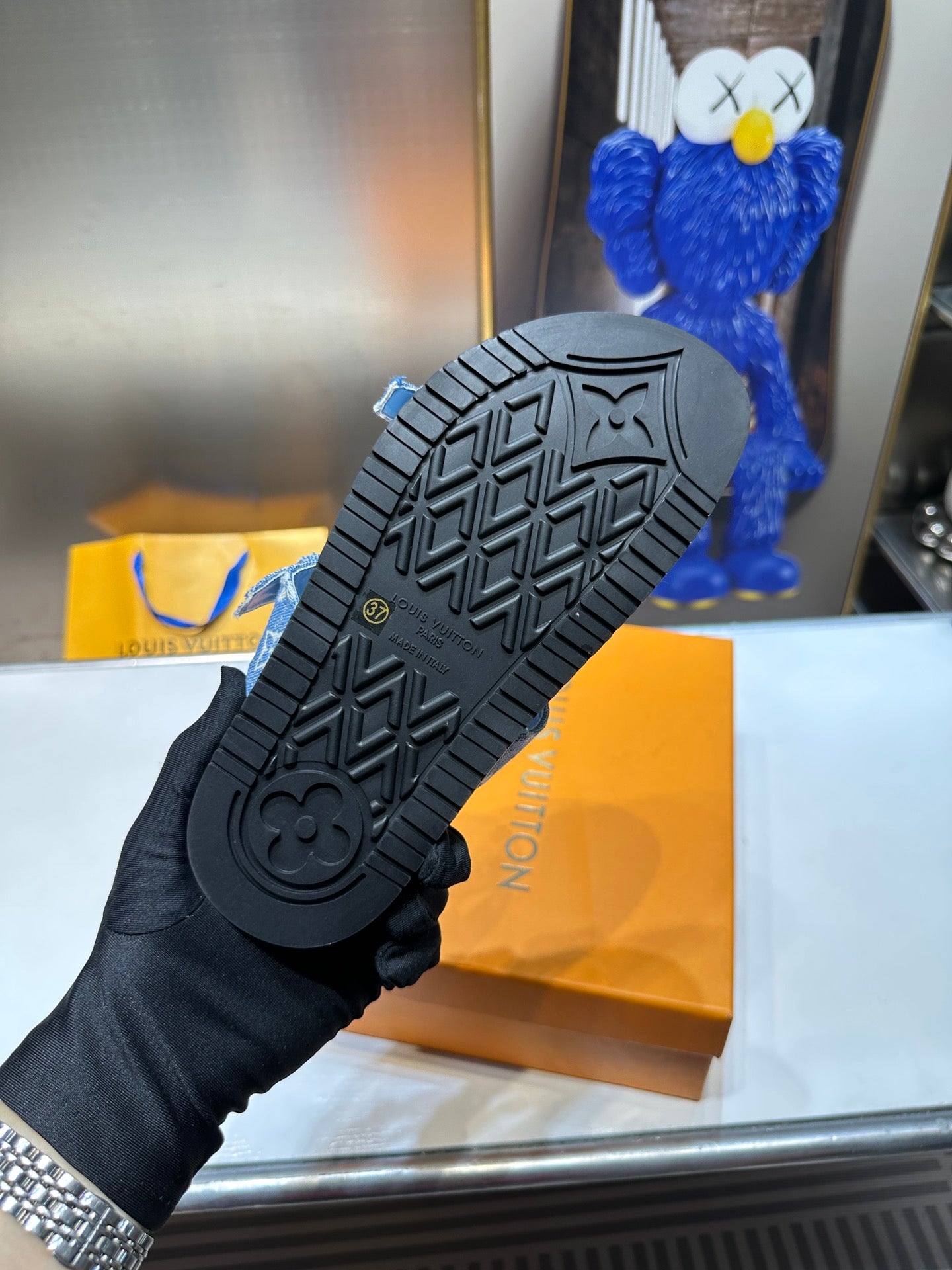 Z1ZE10 Popular sandals