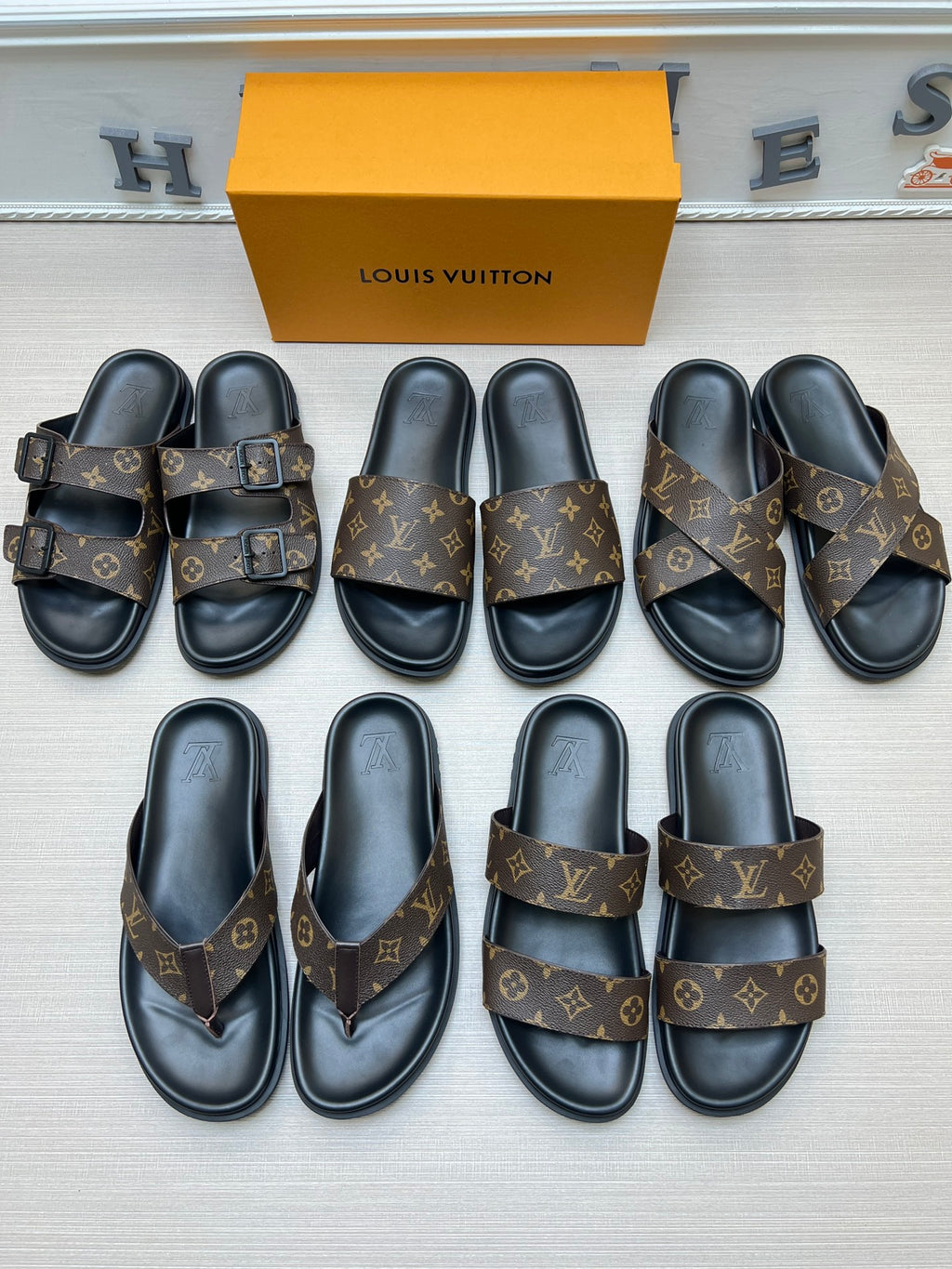 Z5ZE57 Popular slippers