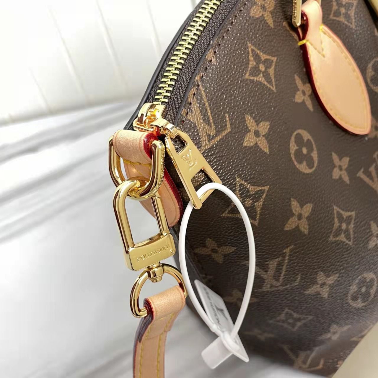 B12E102E1 Popular  leather bag 
