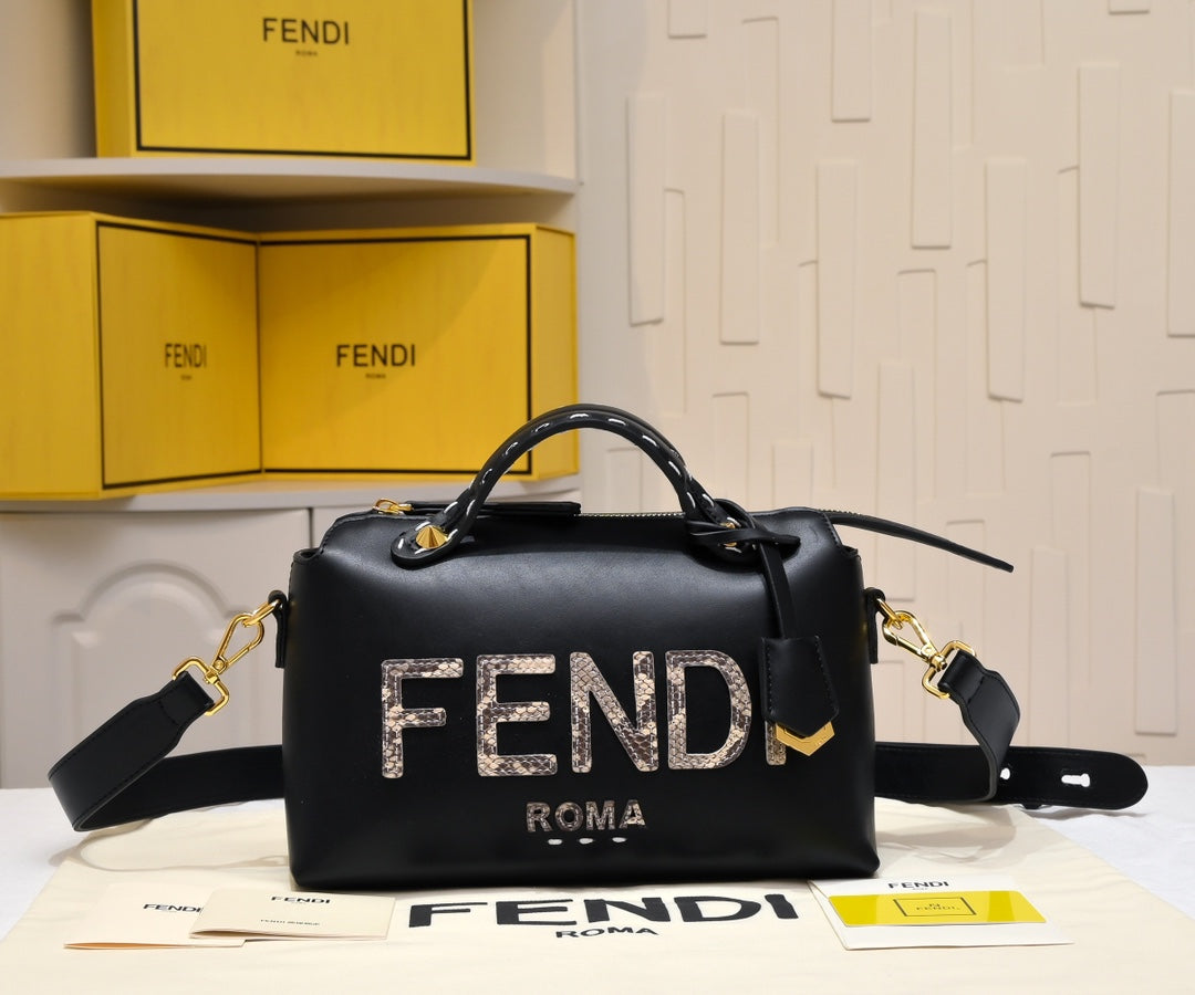 B12X43F131 Popular leather bag 