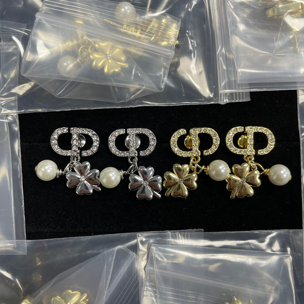 X1Z94D618E Popular  Earrings