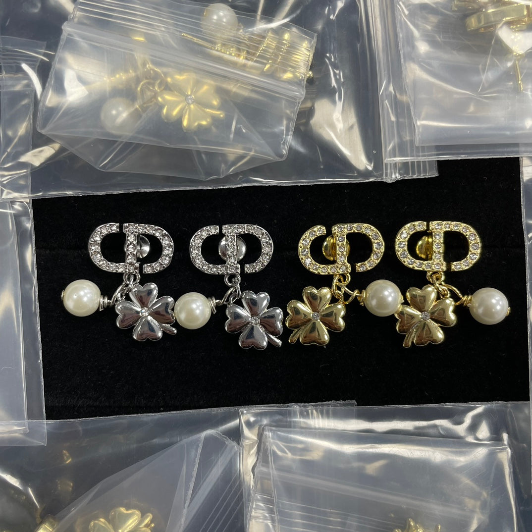 X1Z94D618E Popular  Earrings