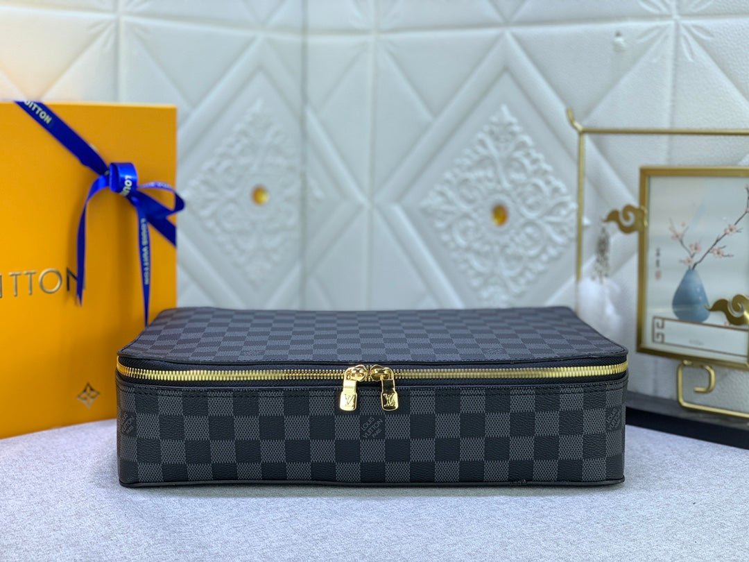 B1X34E272 Popular  leather bag 