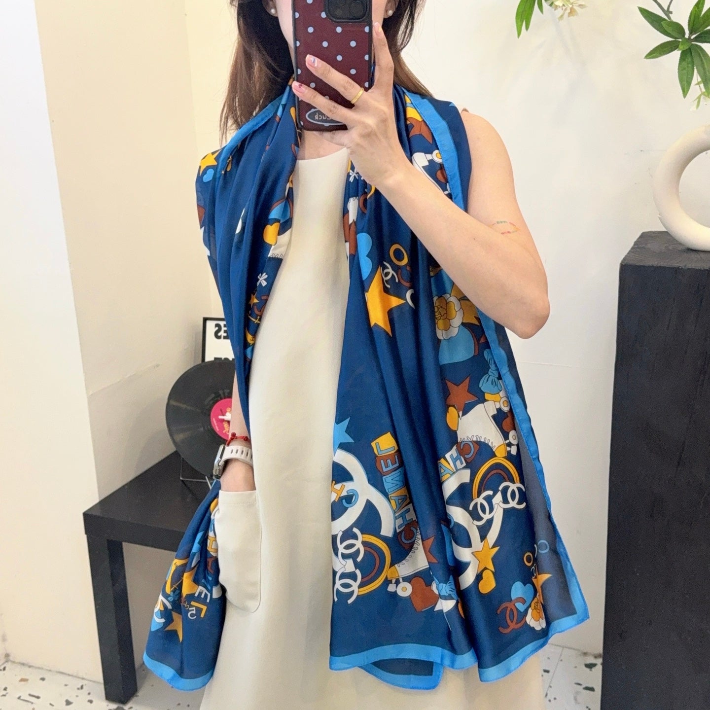 W1Z35C200  Popular Silk Scarve