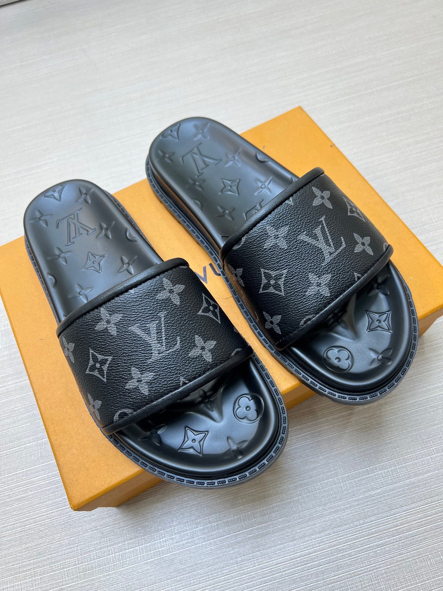 Z5Z35E304 Popular Slippers
