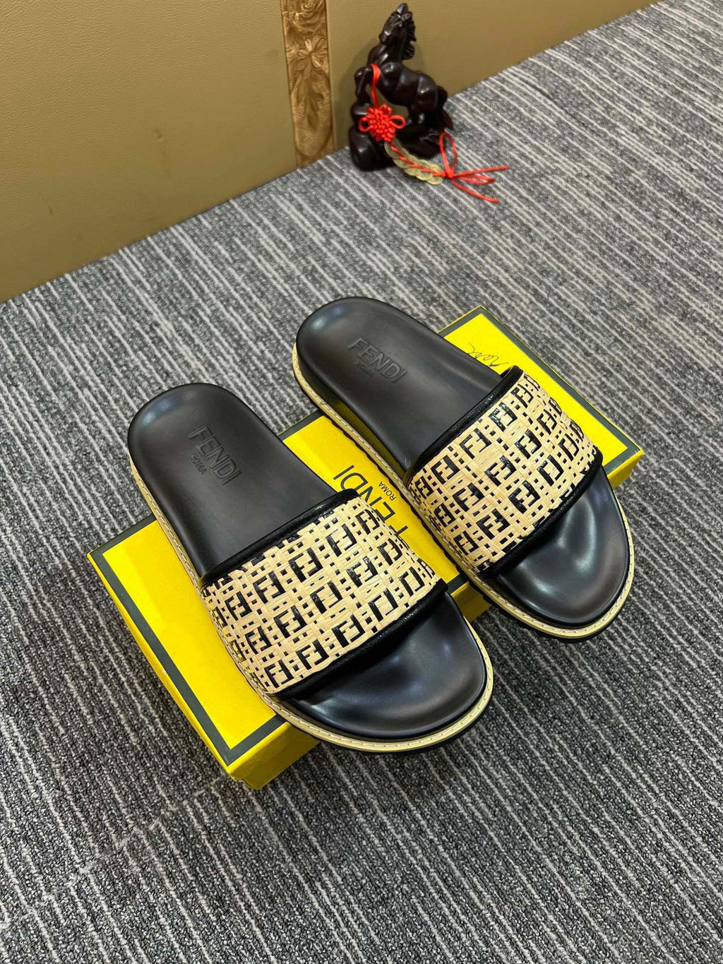 Z5XF104 Popular Slippers