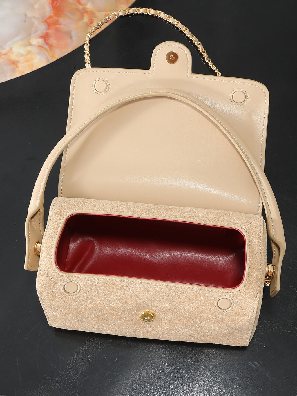 B1R76C22 Popular leather bag