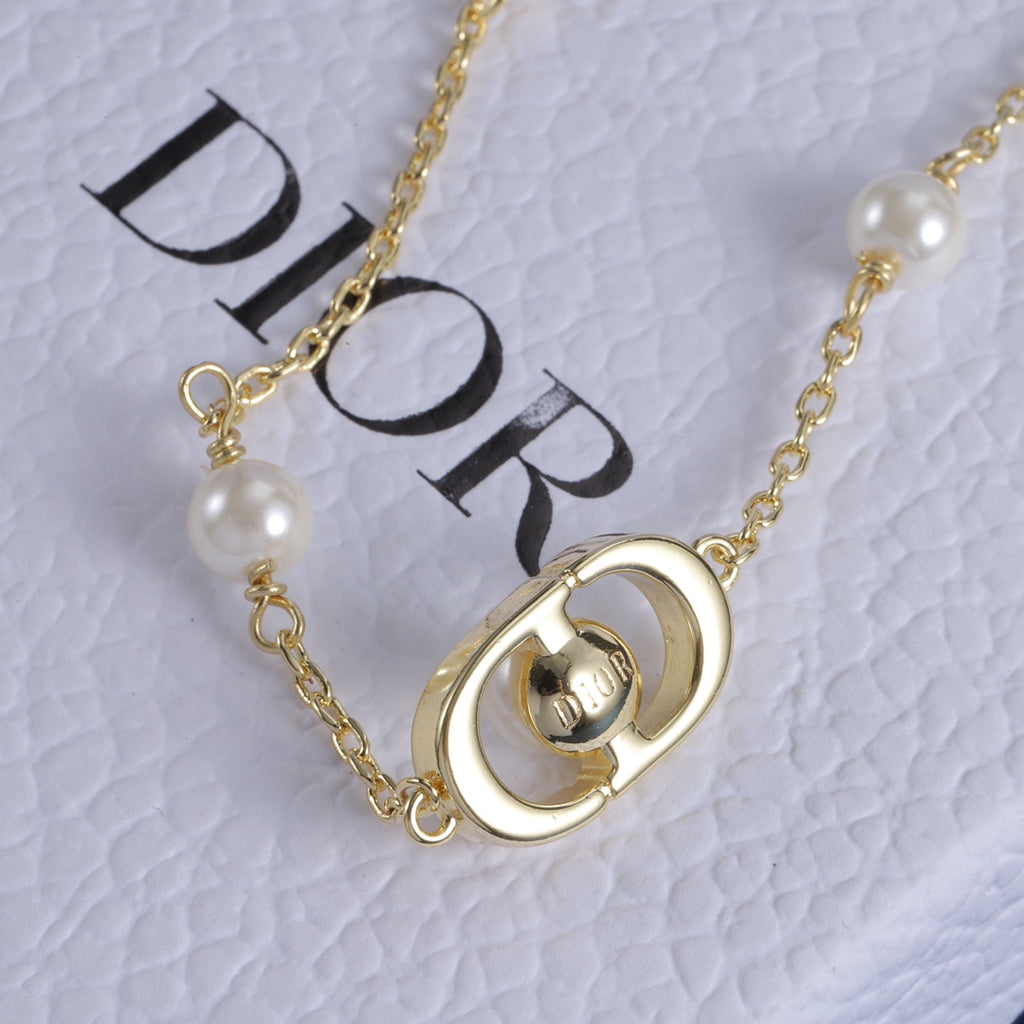 X1R75D24X Popular  Necklaces .