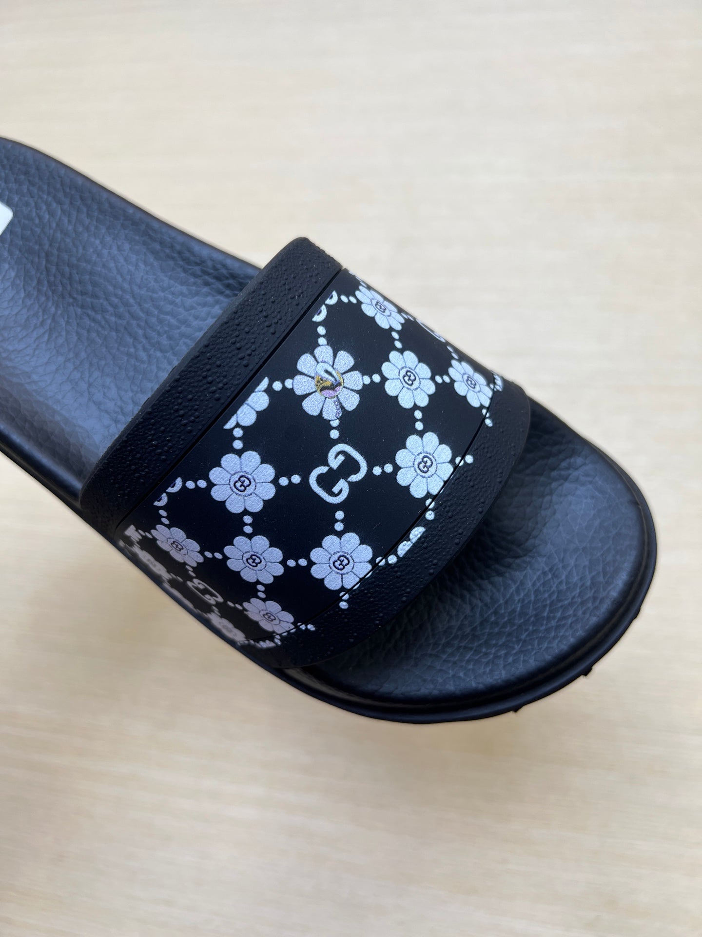 Z5R66B25 Popular Slippers
