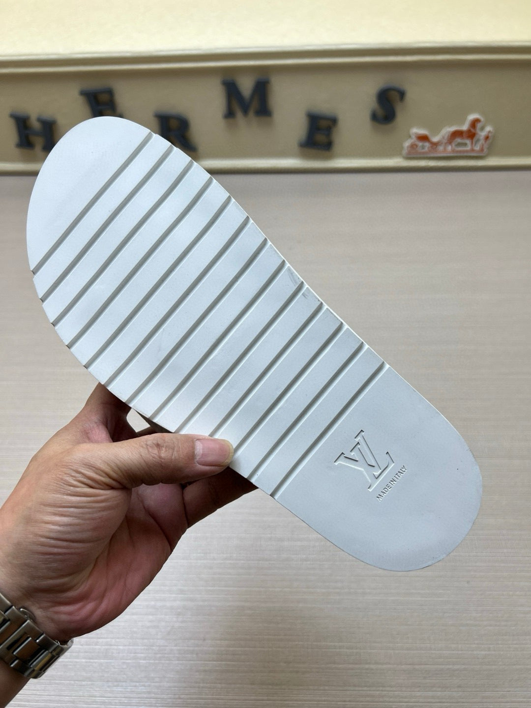 Z5N75E6  Popular Slippers