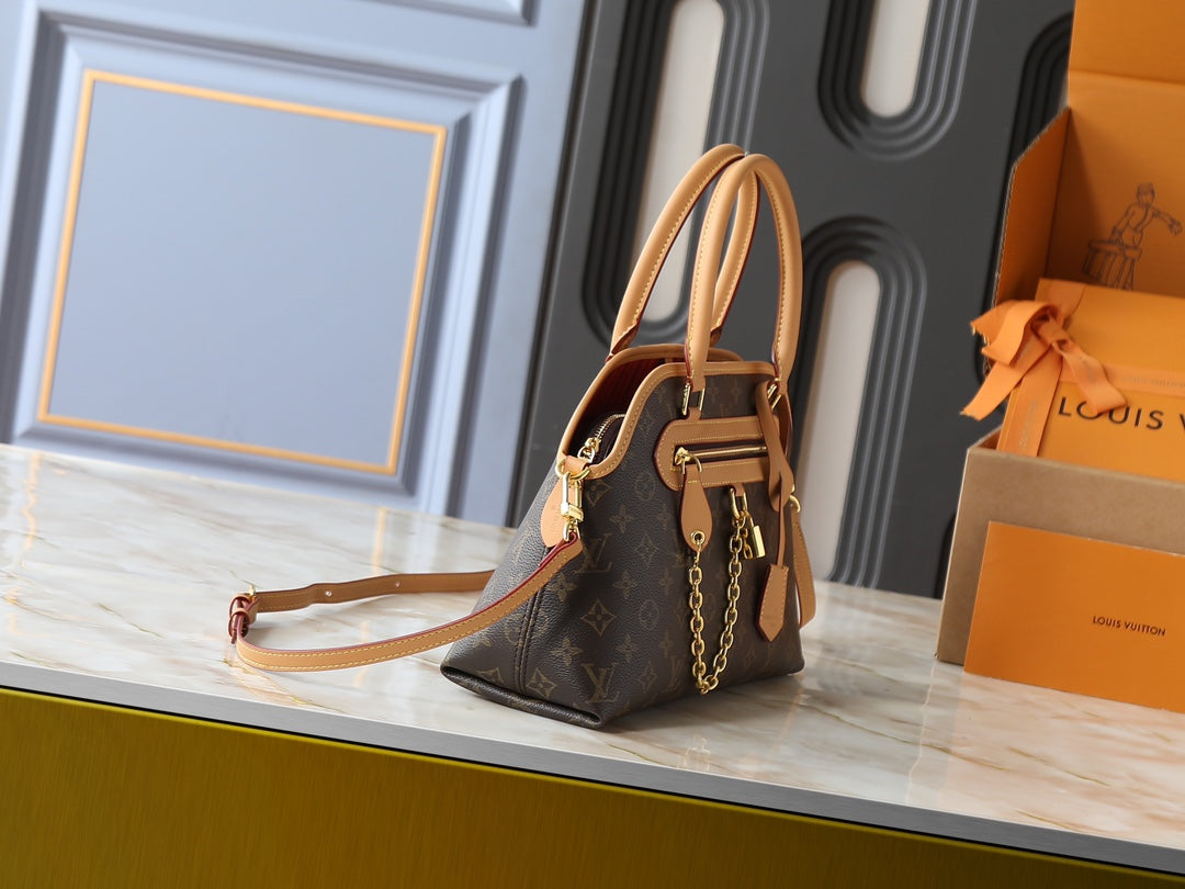 B1P46E107 Popular leather bag