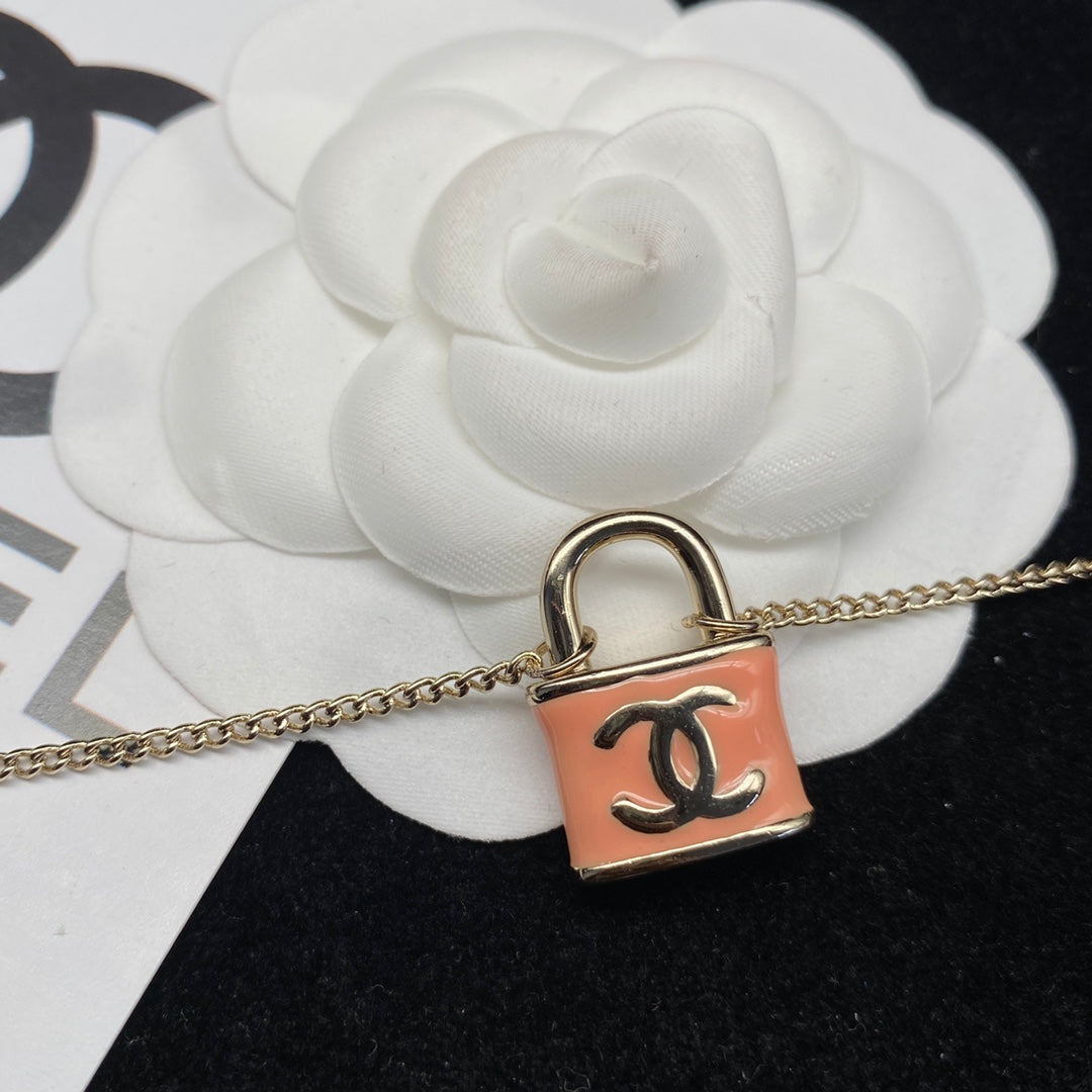 X1Q85C103X Popular Necklace