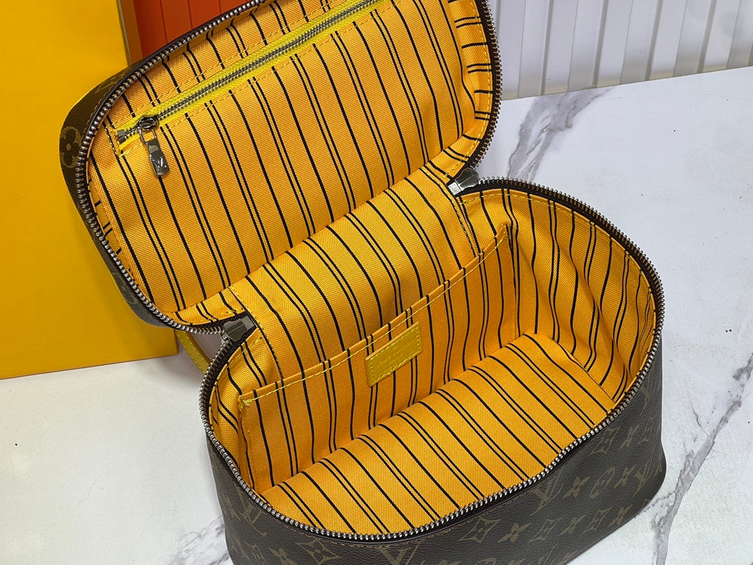 B1X45E10 Popular  leather bag