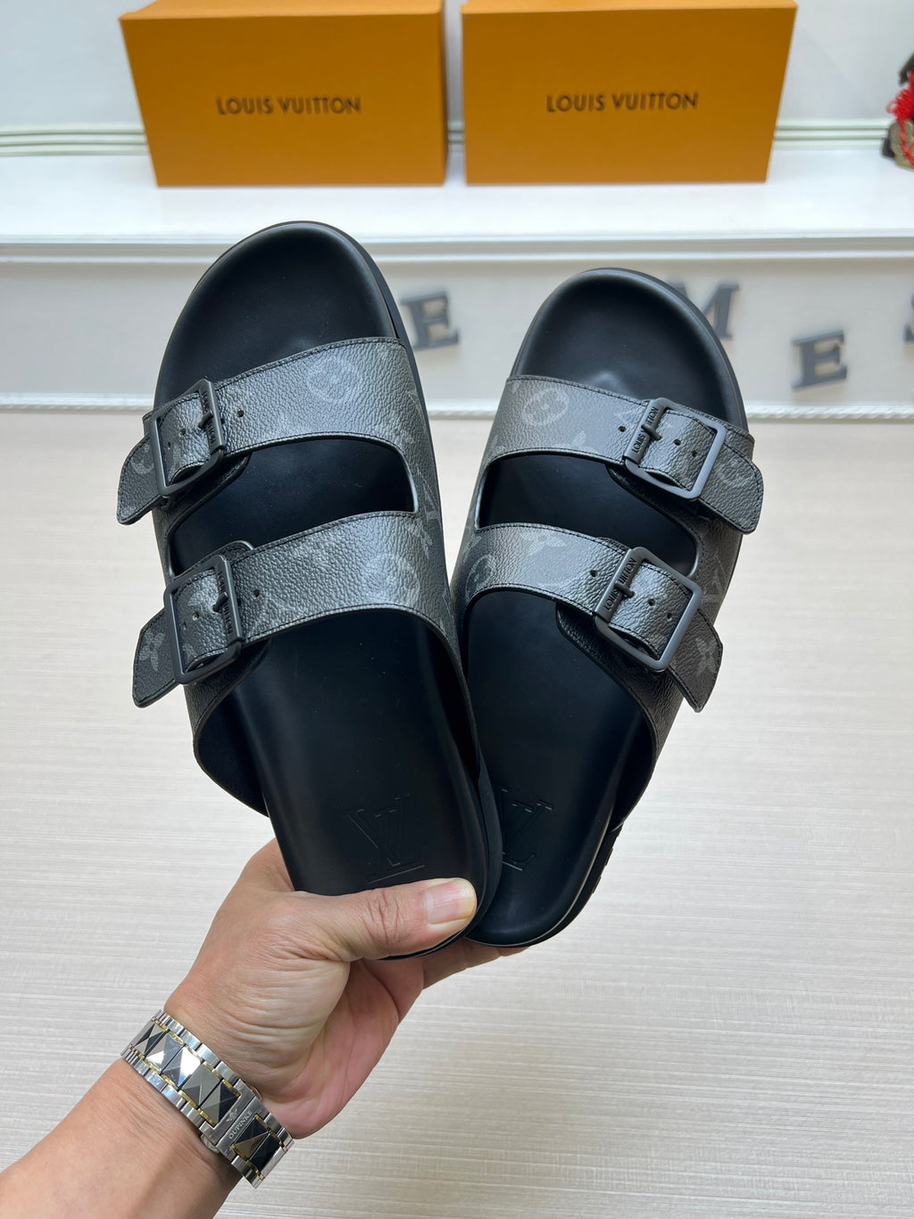 Z5ZE56 Popular slippers