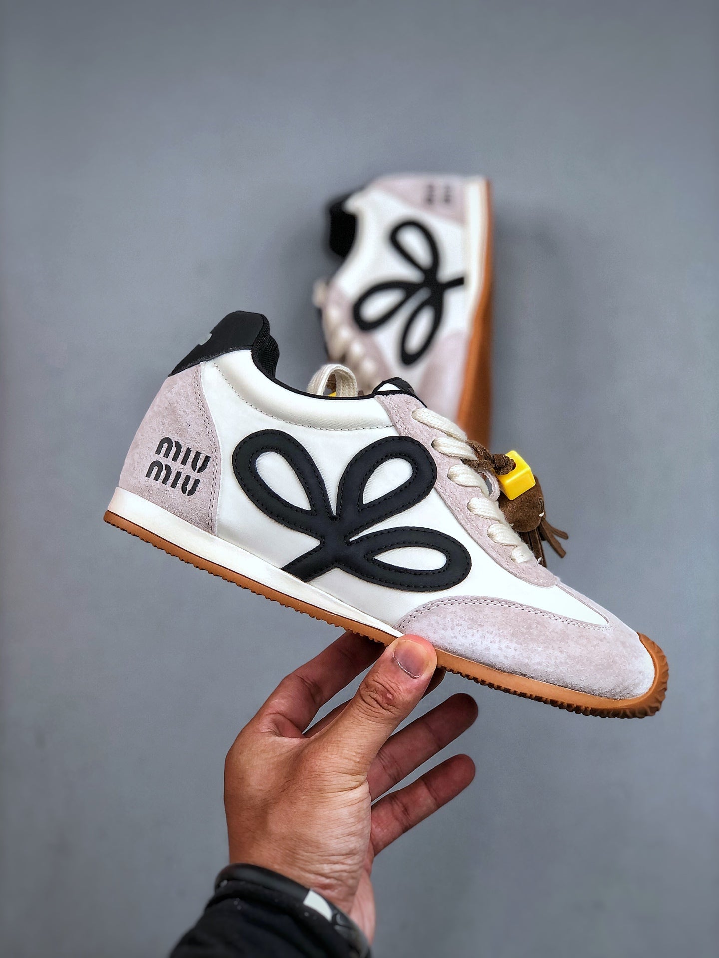 Z4Q95A82 Popular Shoes