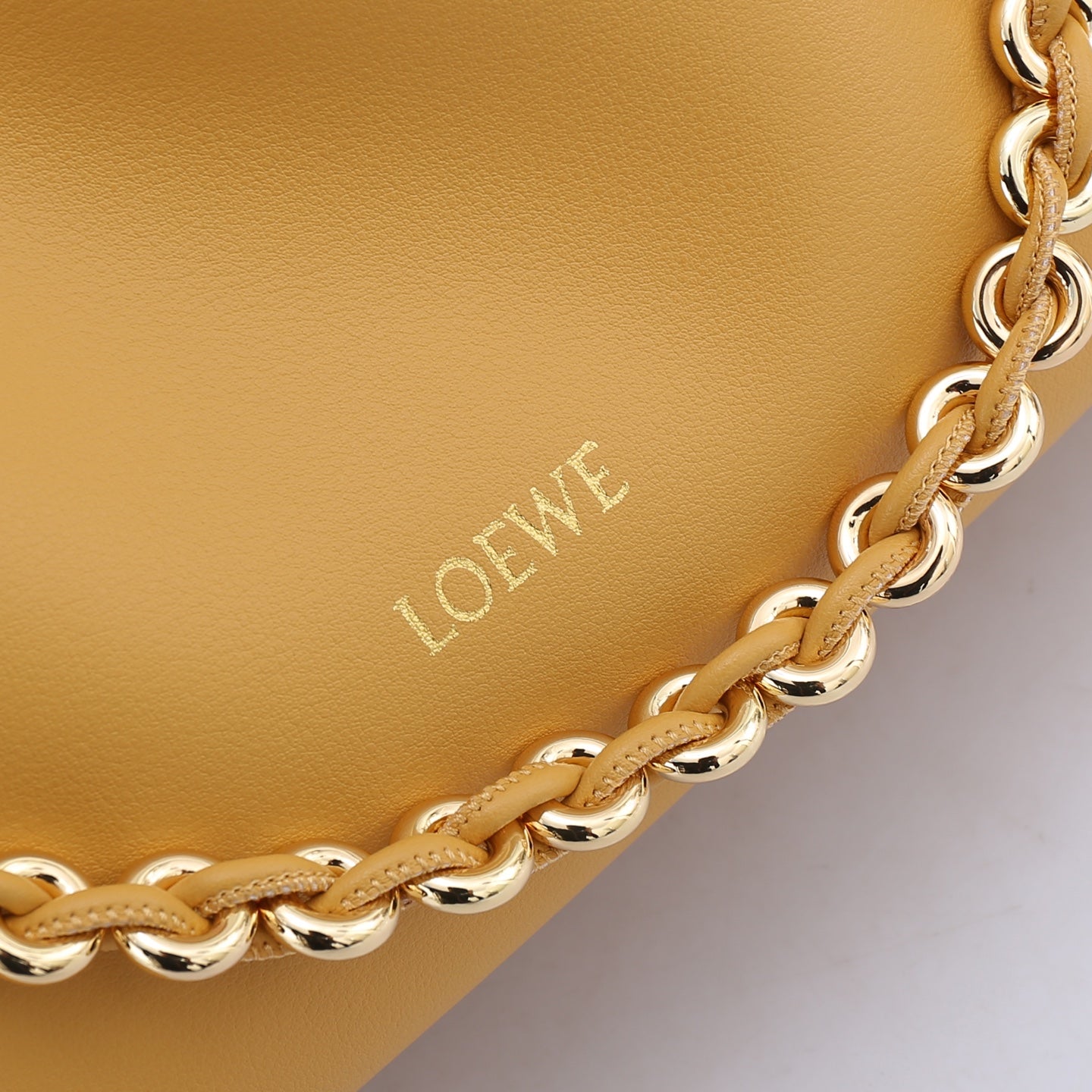 B1R66A8 Popular leather bag