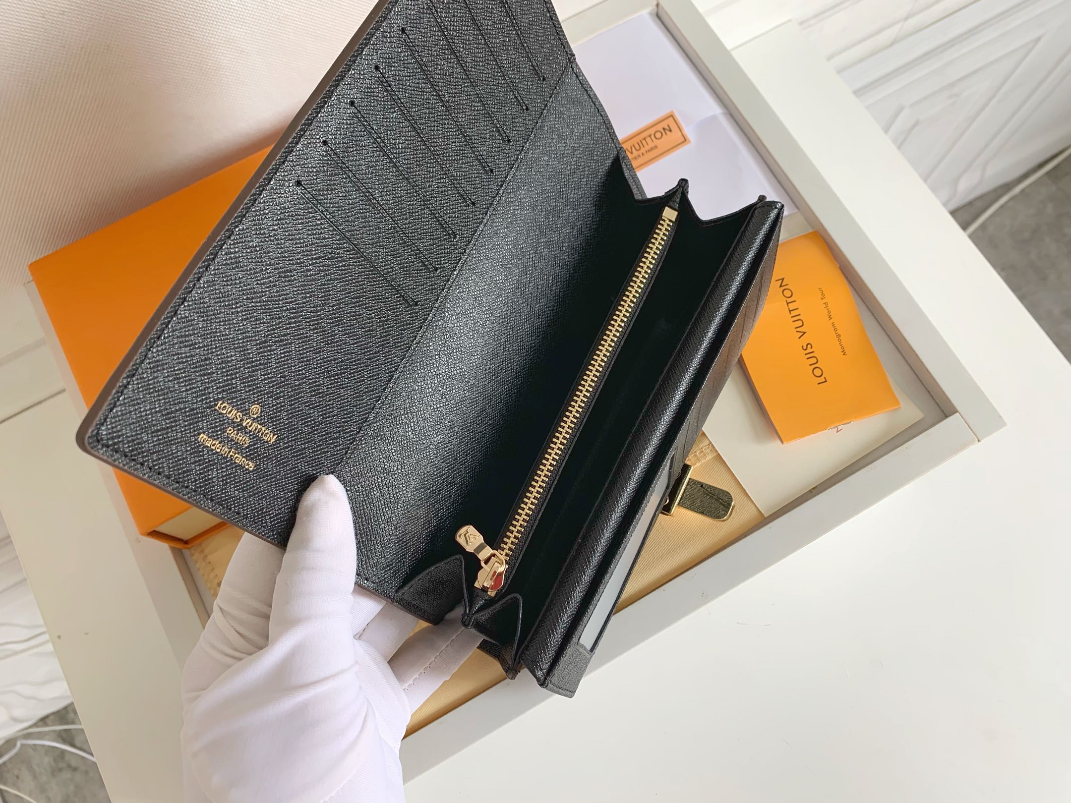 B1X104E73 Popular   leather wallets with package