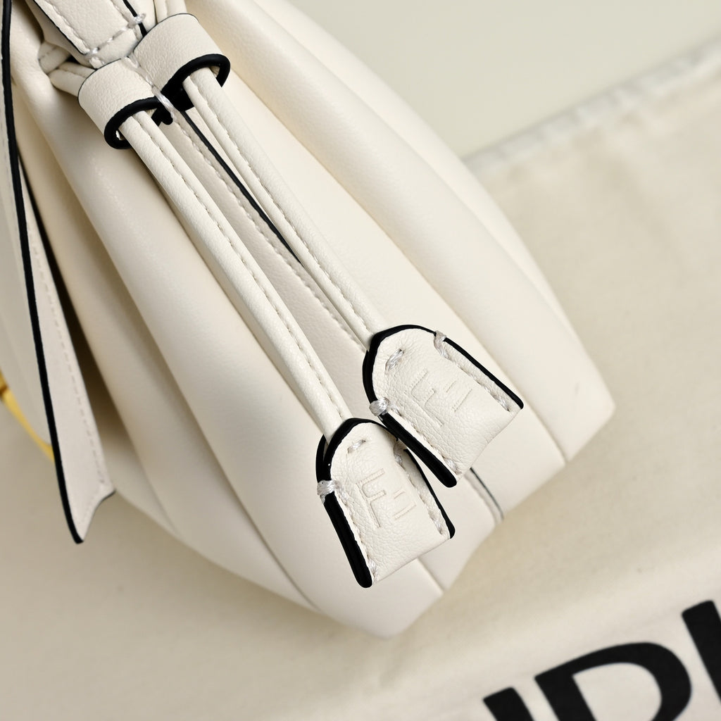 B1P36F106 Popular leather bag