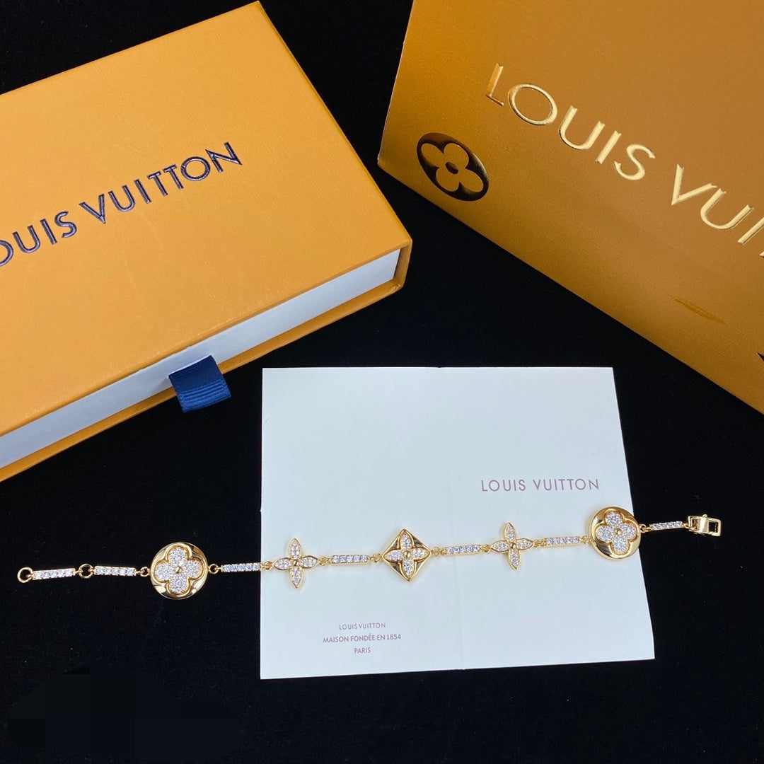 X1X34E602X  Popular Bracelets