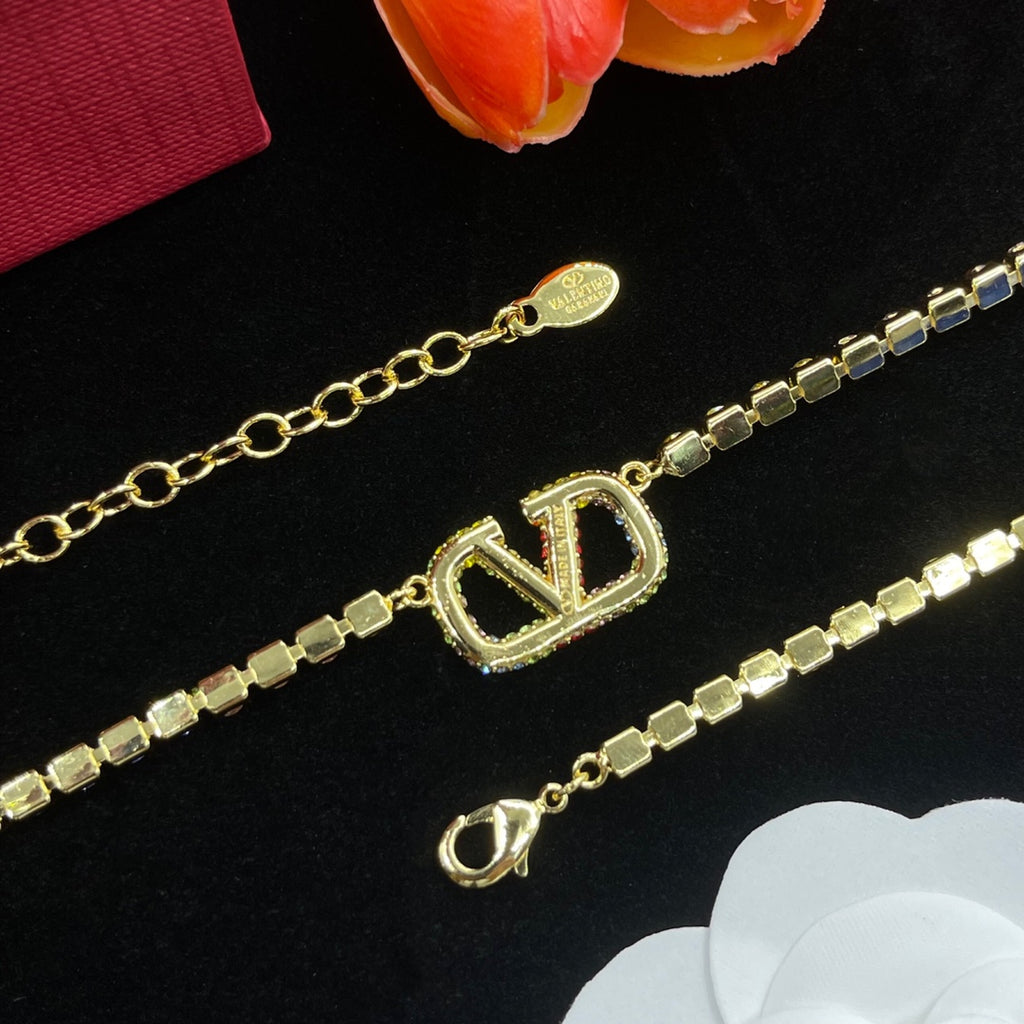 X1Q85VL428X Popular Necklaces. Bracelets. Earrings