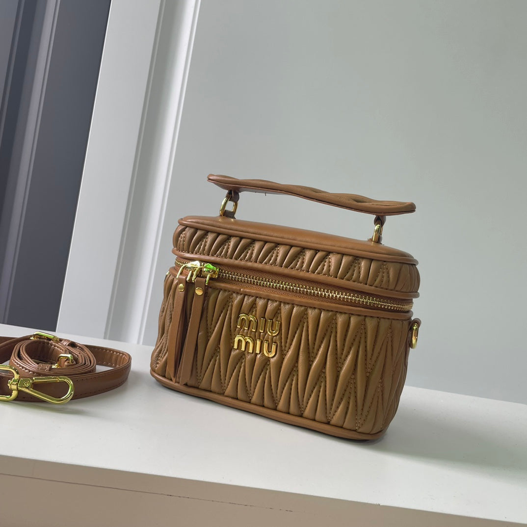 B1R15A102 Popular   leather bag
