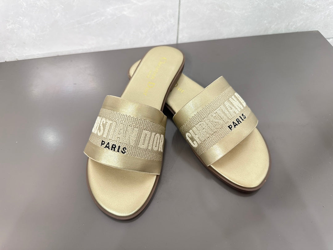 Z1ZD32 Popular slippers