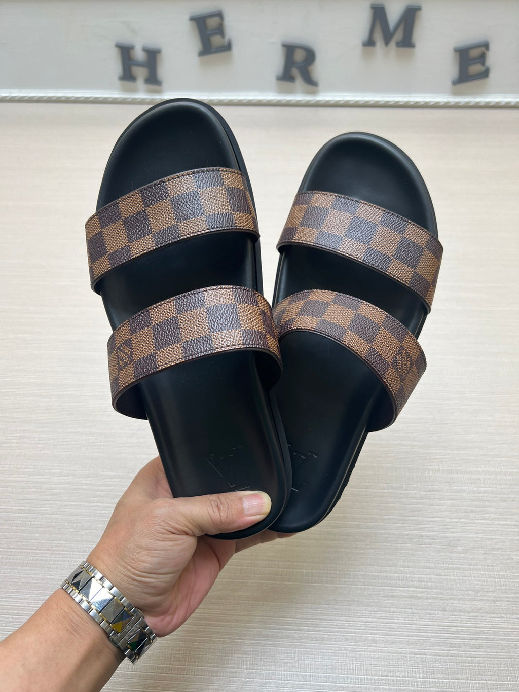 Z5ZE60 Popular slippers