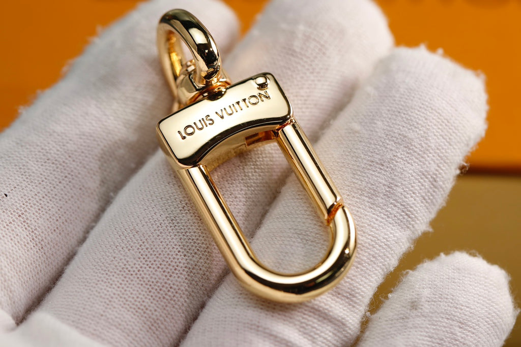 A1Q105E17 Popular bag 's charms accessories