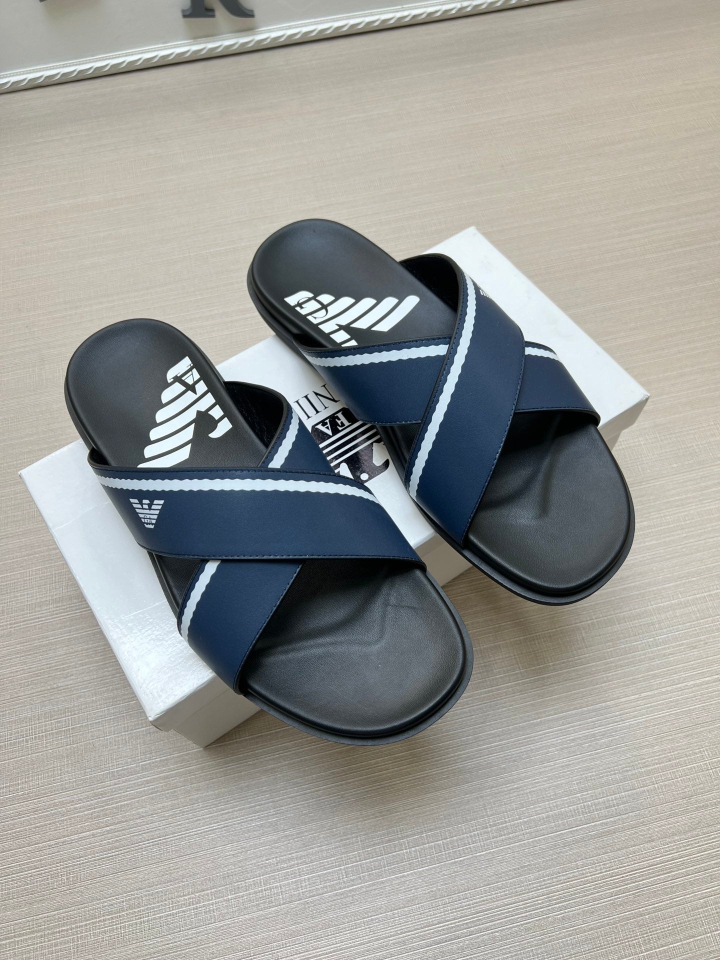 Z5ZA104 Popular slippers