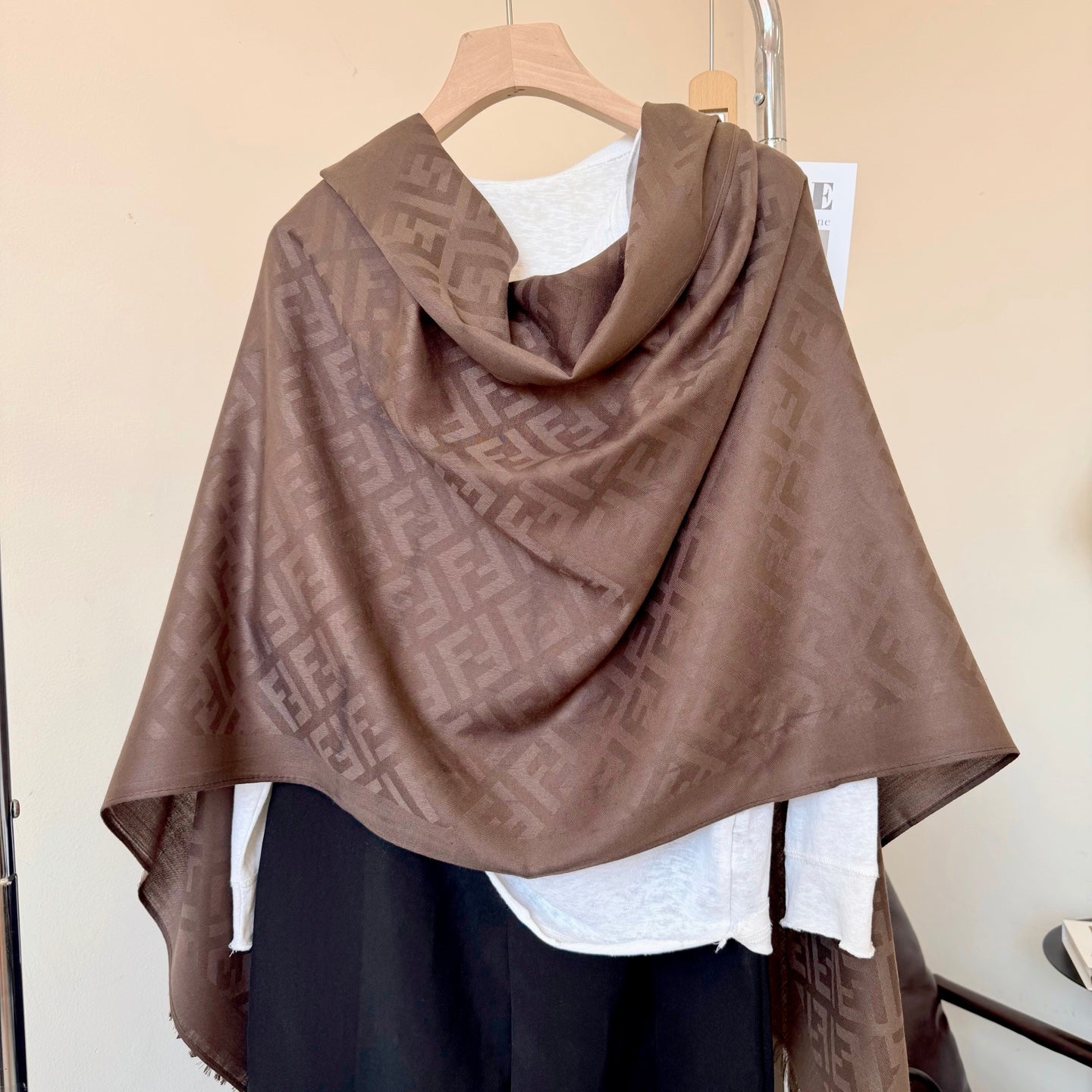 W1N36F16 Popular Silk Scarve