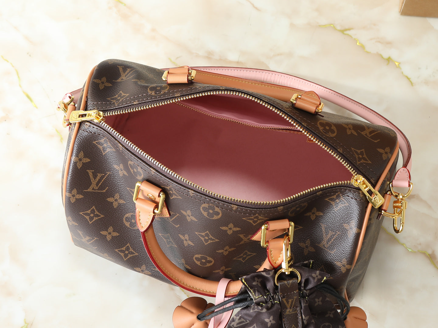 B1P36E23 Popular leather bag