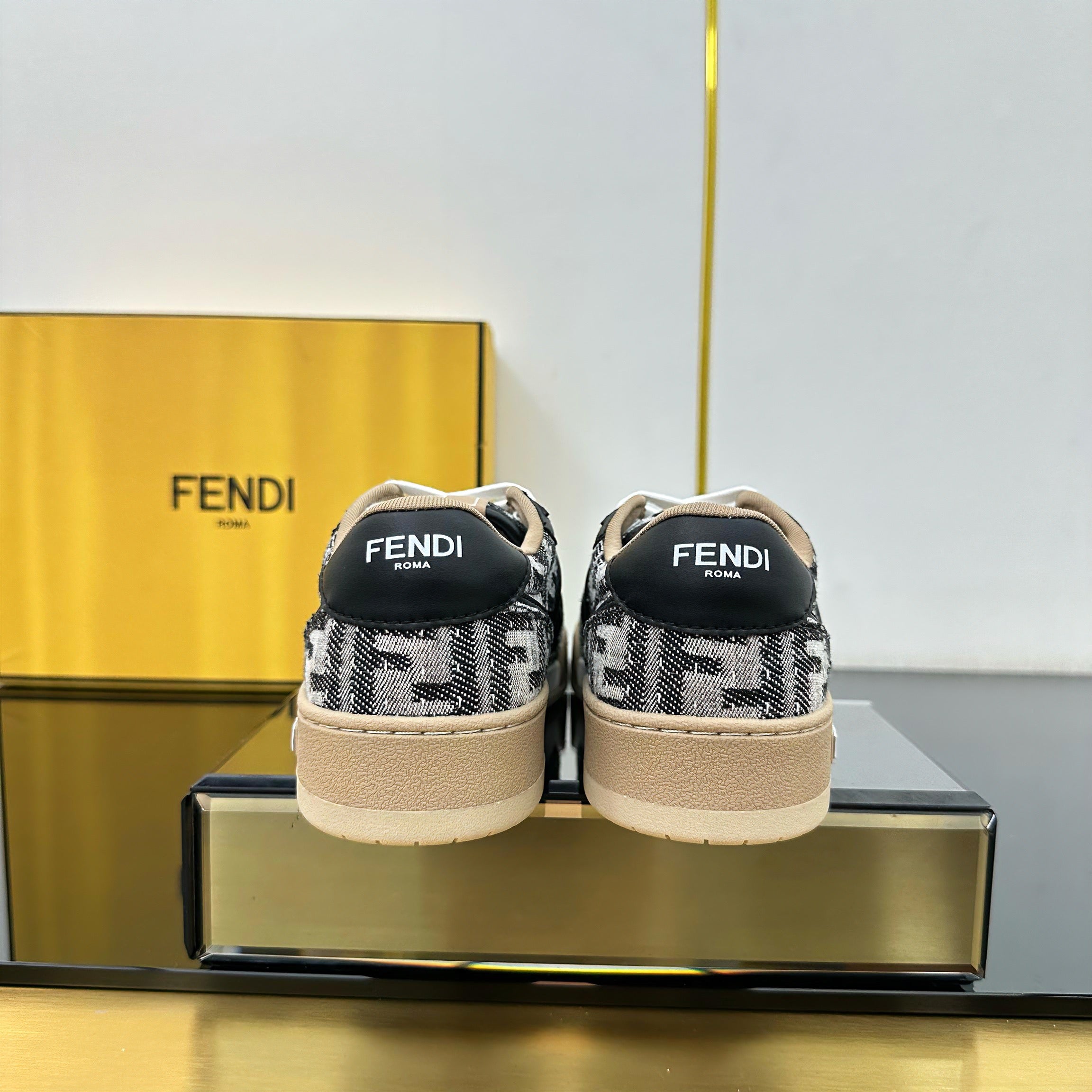 Z2Q105F420 Popular high-quality Shoes