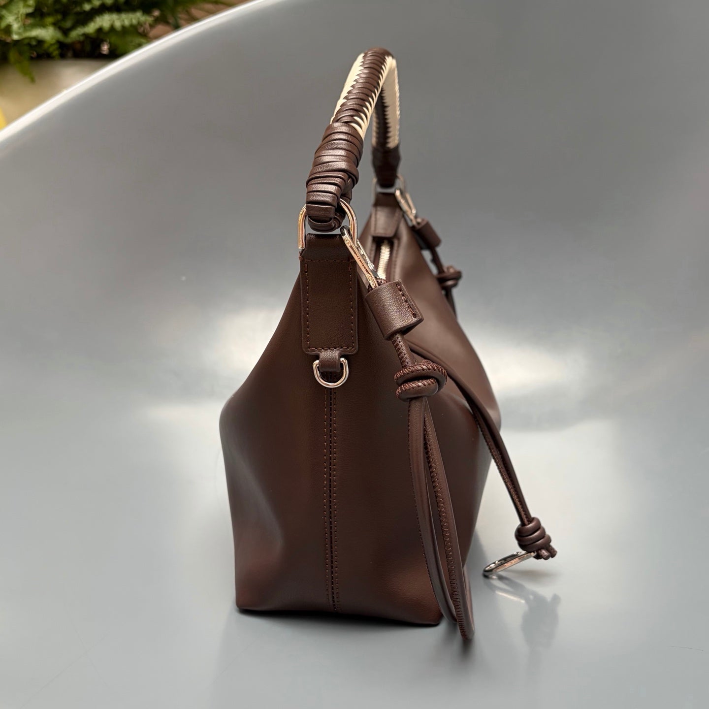B1R66A13 Popular leather bag