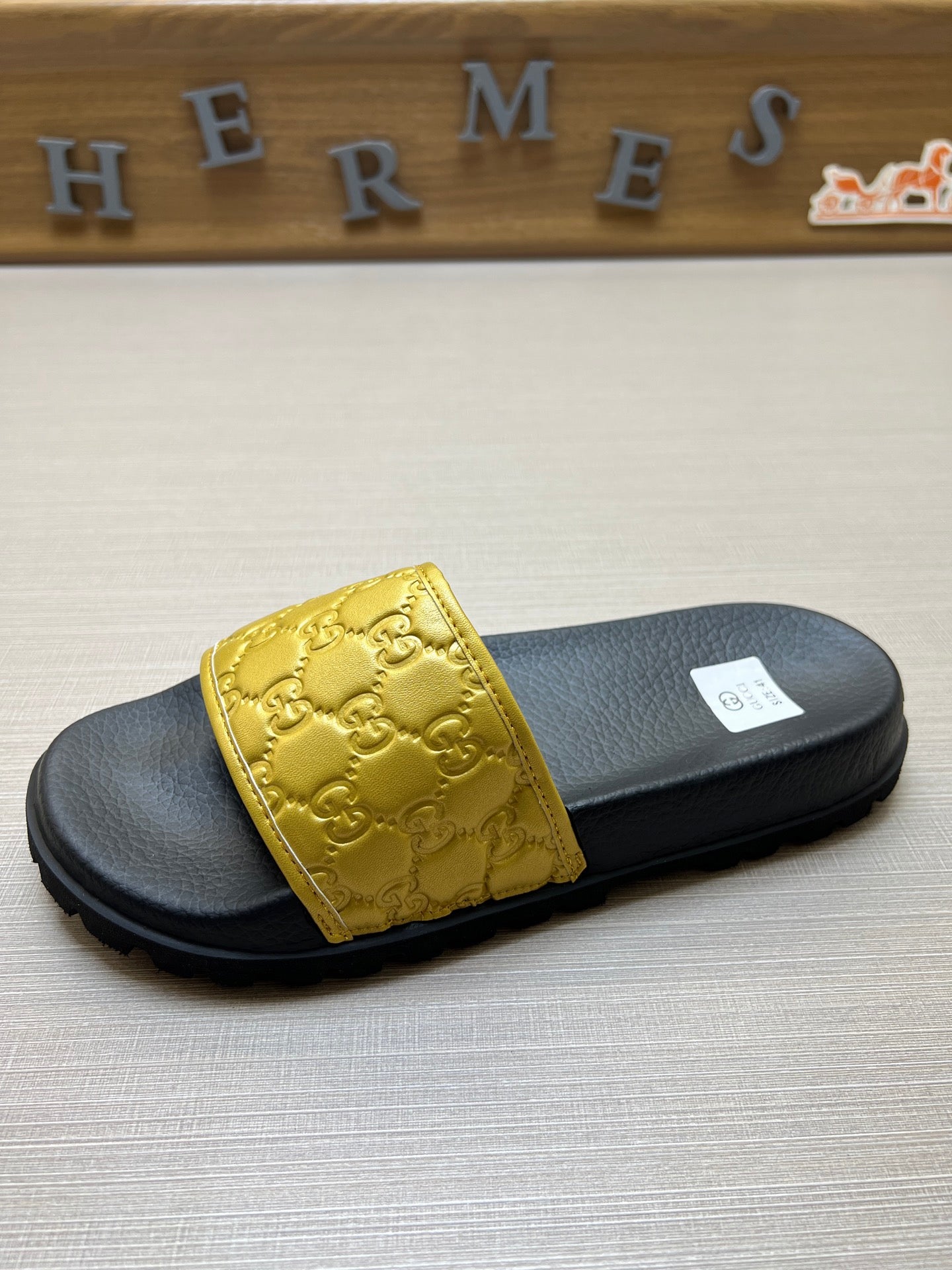 Z5X76B5  Popular slippers