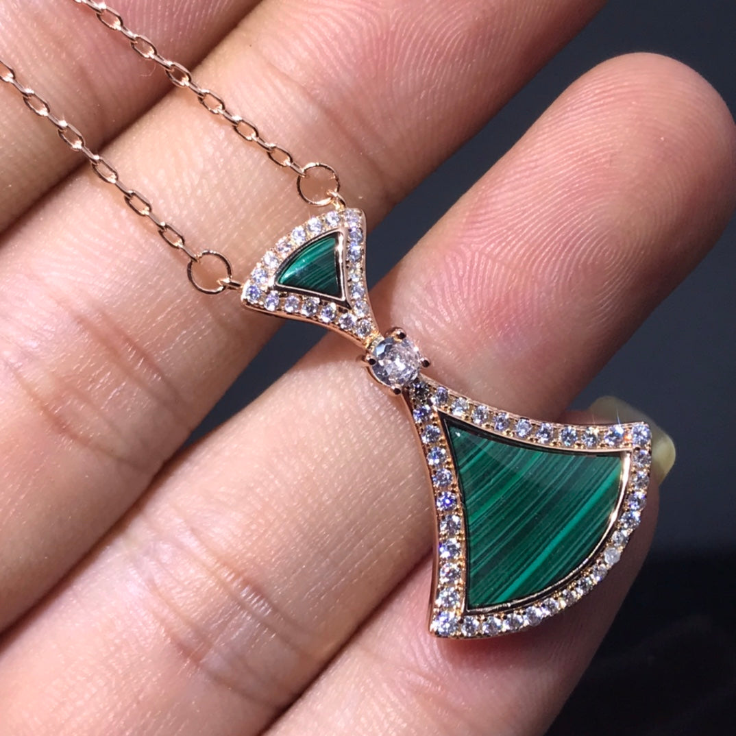 X1Q85S422X Popular Necklaces